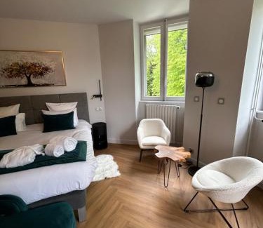Geneuille Hotel | Château de La Dame Blanche - Logis