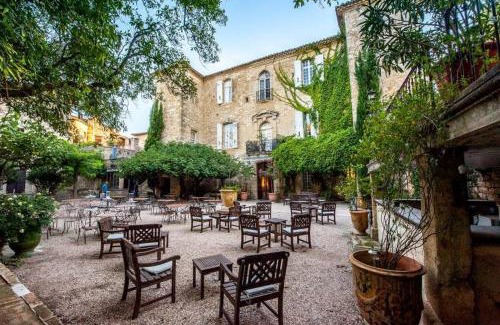 Arpaillargues-et-Aureillac Hotel | Château d'Arpaillargues - TERITORIA