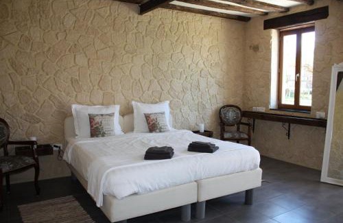 Fours Bed & Breakfast | Château Latour