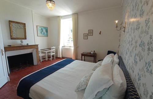 Fours Bed & Breakfast | Château Latour