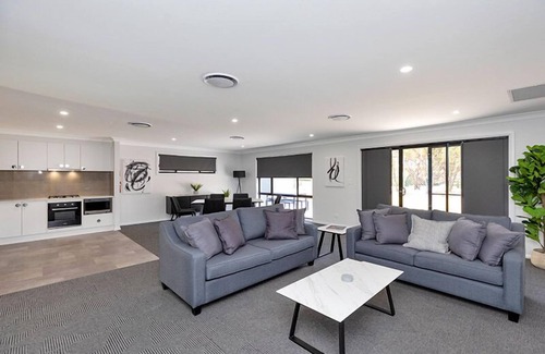 Hillvue Apartment | CH Boutique Apartments The Ringers Road