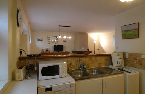 Trizay-Coutretot-Saint-Serge Cottage | Charming 3-Bedroom Cottage in Trizay-Coutretot-Saint-Serge, Pet-Friendly, Near Outdoor Activities