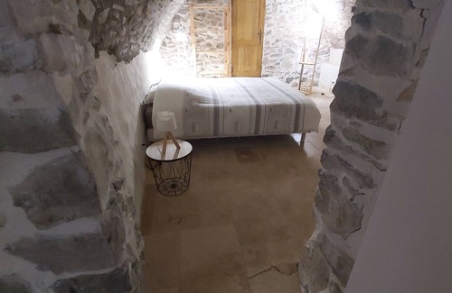 Chateauneuf-Val-Saint-Donat House | Charming cottage of 60m2