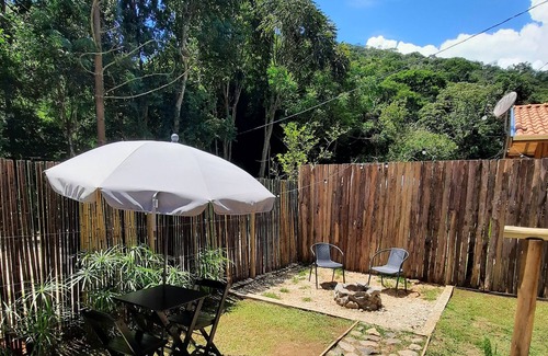 Santo Antonio do Pinhal Ski Chalet | Chalé Cedro com Hidromassagem, Lareira e Espaço de Fogueira