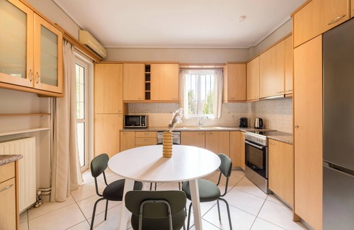 Khalandrion Apartment | Chalandri Living: 3-Bedroom Luxury Apartment