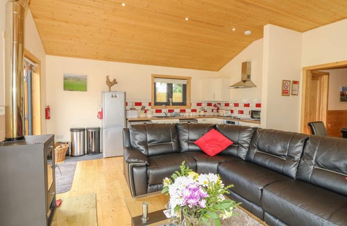 Chale Cottage | CHALE FARM LODGE, family friendly, character holiday cottage in Chale