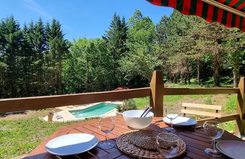 Blanquefort-sur-Briolance Ski Chalet | Chalet house, private heated pool (15/05 to 01/10) at the gateway to the Perigord Noir