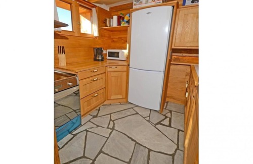 Plan Peisey Ski Chalet | Chalet, 100m from ski slopes, balcony, fireplace or stove, parking, tv, ski locker, 110m²