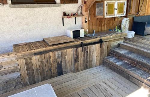 Le Bouchet-Mont-Charvin Ski Chalet | Chalet 1830 au pied du MONT CHARVIN