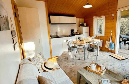 Saint-Denis-d'Oleron Ski Chalet | Chalet 2 étoiles - Piscine - eebbhi