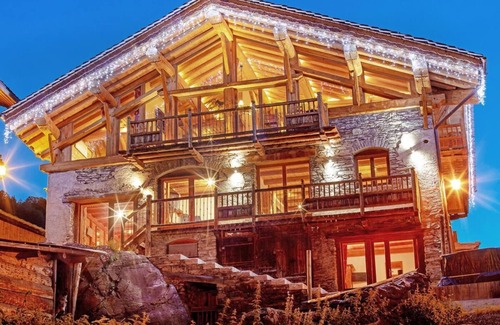 Villaroger Ski Chalet | Chalet, 200m from shops, sauna, balcony, fireplace or stove, parking, tv, ski locker, 200m²