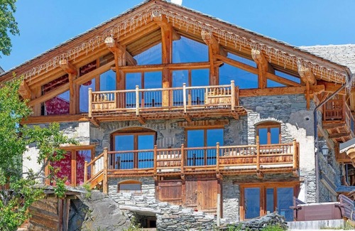 Villaroger Ski Chalet | Chalet, 200m from shops, sauna, balcony, fireplace or stove, parking, tv, ski locker, 200m²