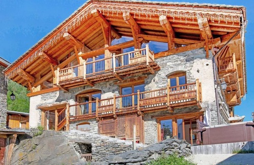 Villaroger Ski Chalet | Chalet, 200m from shops, sauna, balcony, fireplace or stove, parking, tv, ski locker, 200m²