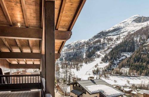 Les Brevieres Ski Chalet | Chalet, 200m from shops, sauna, terrace, balcony, tv, ski locker, 250m², Tignes