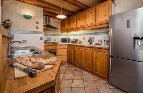 La Perriere Ski Chalet | Chalet, 200m from ski slopes, fitness, terrace, fireplace or stove, parking, tv, ski locker, 160m²