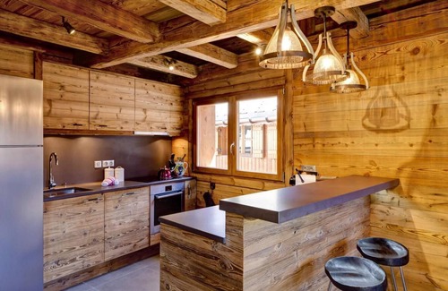 Le Praz Ski Chalet | Chalet, 200m from ski slopes, balcony, fireplace or stove, tv, 150m², Courchevel
