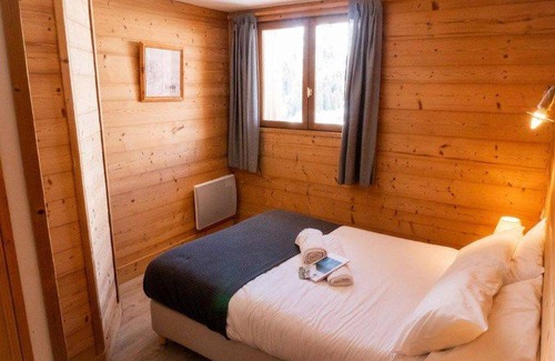 Meribel-Mottaret Ski Chalet | Chalet ∙ 5 bedrooms ∙ 10 guests