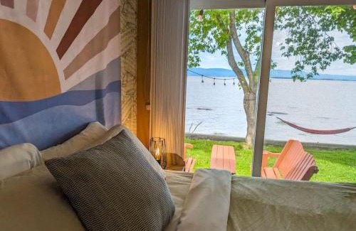 Cap-Saint-Ignace Ski Chalet | Chalet #7 Waterfront with Spa Fireplace Wifi & AC