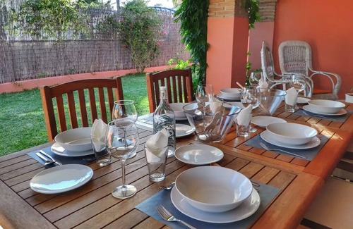 Urbanizacion Pinos Verdes Ski Chalet | Chalet a pie de playa para familias zona muy tranquila con todos los servicios