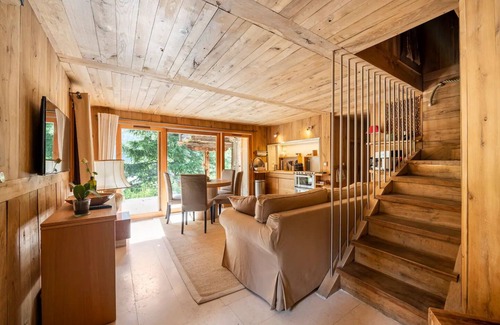 Le Lavancher Ski Chalet | Chalet Ananda. 3 bedrooms, bathroom, sauna and terrace