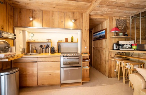 Le Lavancher Ski Chalet | Chalet Ananda. 3 bedrooms, bathroom, sauna and terrace
