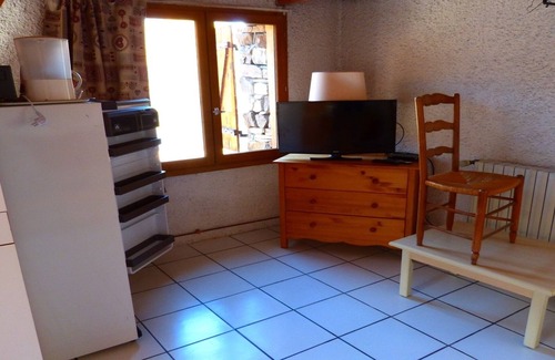 Puy-Saint-Vincent Apartment | Chalet apartment surrounded by nature 1500m 50m from the slopes and shuttle