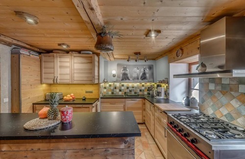 Les Brevieres Ski Chalet | Chalet at the Foot of the Tignes-Val d'Isère Ski Lifts, Brévières