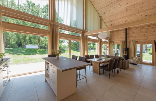 Marigny Ski Chalet | Chalet Bien-être de 100m² Avec Sauna et Balnéo - à 1km du Lac de Chalain