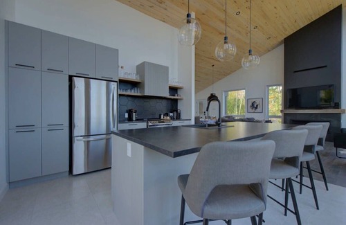 Saint-Joseph-de-la-Rive Ski Chalet | Chalet Le Ô Vitré spa