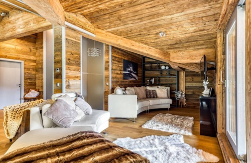 Les Brevieres Ski Chalet | Chalet Carte Blanche - Tango Charlie