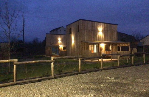 Clermont-Creans Ski Chalet | Chalet cinema les belles ouvrieres