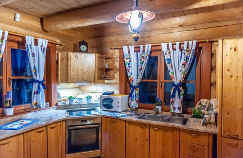 Bobrovnik Ski Chalet | Chalet Close To Beach Of Liptovska Mara Water Dam