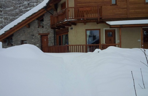 Sauze d'Oulx Apartment | Chalet Clotes for ski and nature lovers