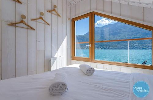 Bredannaz House | Chalet Coquillage Waterfront Escape On Lake