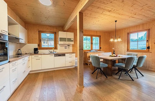Altaussee House | Chalet Dachstein | Sauna | Kitchen | Parking