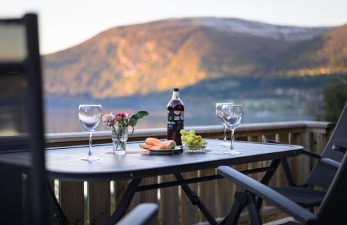 Olden Ski Chalet | Chalet Fjordblick I by Interhome
