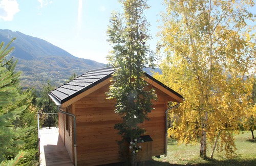 Saint-Jean-Saint-Nicolas Ski Chalet | Chalet 'Mini Ananda' with Mountain View, Private Garden and Wi-Fi