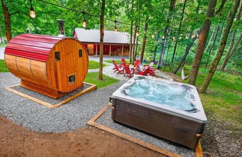 Bellaire Ski Chalet | Chalet Getaway - Hot tub - Sauna - Firepit - Pool