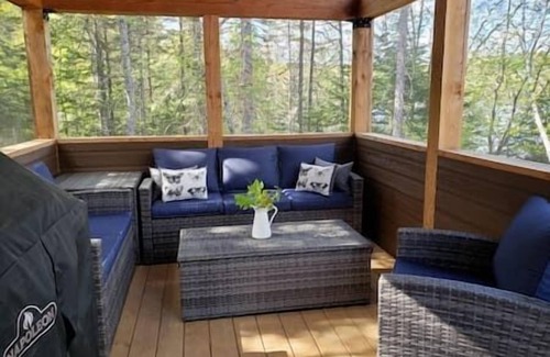 Chertsey Ski Chalet | Chalet Harmonie: By the Lake & Spa