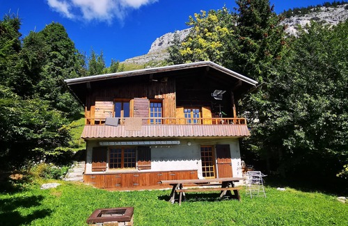 Le Grand-Bornand Ski Chalet | Chalet Heidi 5 Personnes, Votre Coup de Coeur Authentique au Grand Bornand!