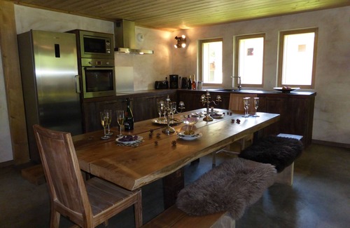 Chamonix City Centre Ski Chalet | Chalet in a quiet location 5 minutes' walk from the town center 5 bedrooms 3 bathrooms/SDB
