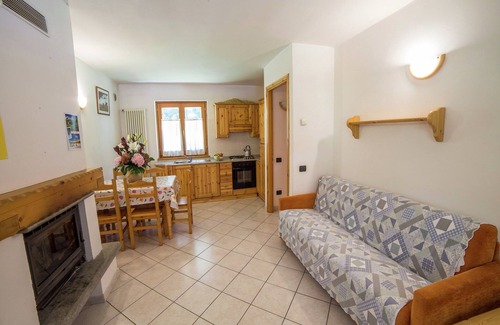 Antey-Saint-Andre Ski Chalet | Chalet in Antey-Saint-André with Mountain Views