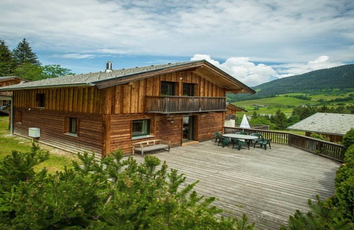 Annaberg im Lammertal Ski Chalet | Chalet in Dachstein West with shared pool