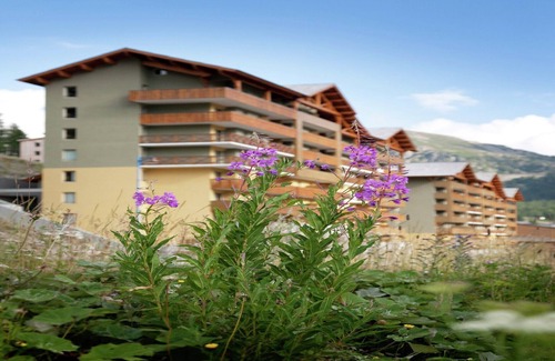 Isola Apartment | Chalet in Isola near Ski Slopes