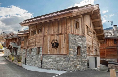 Meribel Village Ski Chalet | Chalet in Méribel, jacuzzi, sauna, 5 bedrooms, 14 guests.