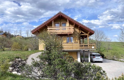 Prenovel Ski Chalet | CHALET in PRENOVEL in the Haut-Jura, 5 bedrooms, sleeps 10