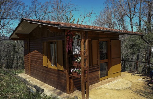 Rogliano Ski Chalet | Chalet in the woods of 16 sqm + services, immersed in the greenery of the Bocchineri Estate.