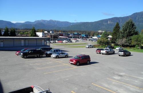 Kitimat Hotel | Chalet Inn
