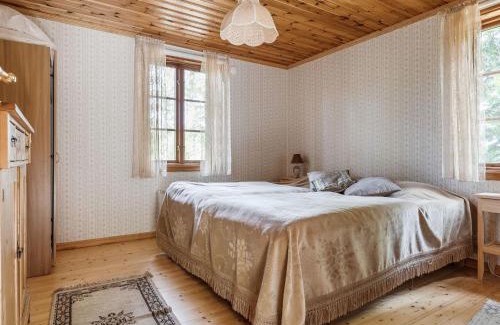 Fargelanda Ski Chalet | Chalet Kasen Sjökanten by Interhome