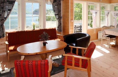Synes Ski Chalet | Chalet Kvitveis - FJS392 by Interhome